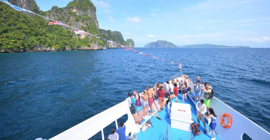 From Phuket: Snorkeling Ferry Cruise to Phi Phi Islands - The early start at Rassada Pier