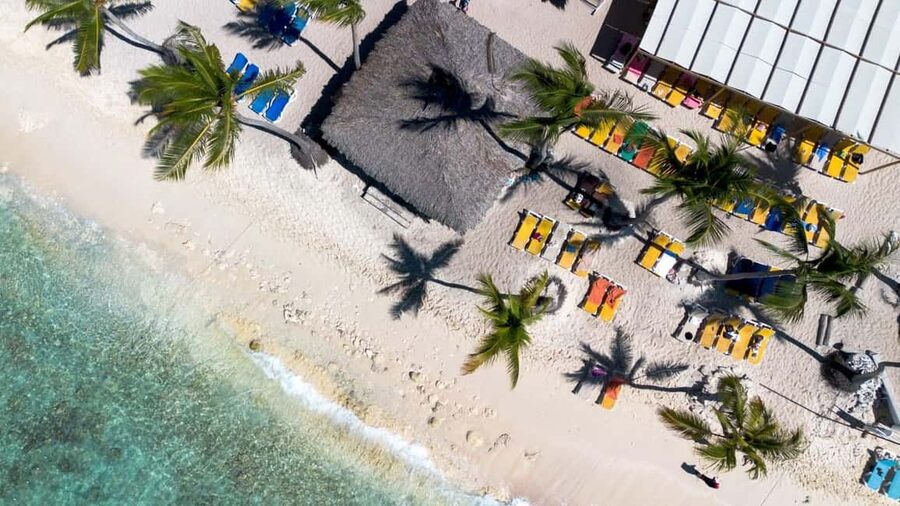 From Punta Cana or Bayahibe: Catalina Island with Snorkeling - Beach lunch, barbecue, and open-bar time