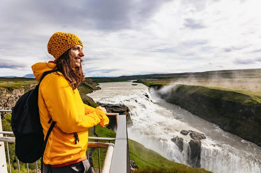 From Reykjavík: Golden Circle Tour and Silfra Snorkeling - From Reykjavík, expect an early and useful bus ride