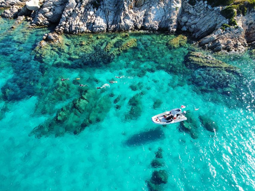 From San Teodoro: snorkeling in the pools of Molara - The snack is simple but useful