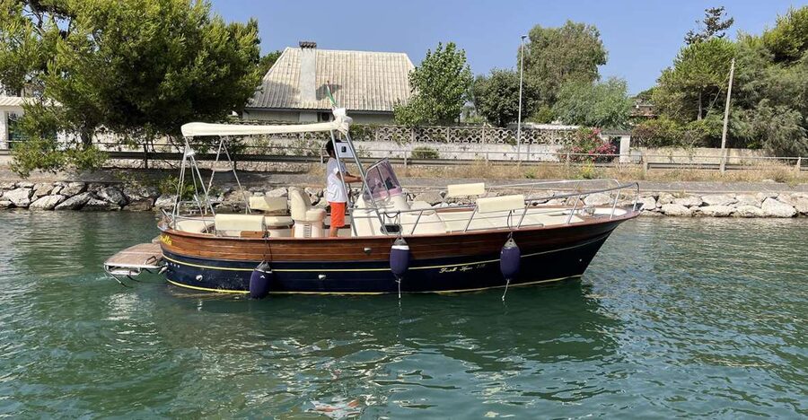 From Terracina: Circeo Caves Boat Trip with Snorkeling - Lighthouse views and Punta Rossa