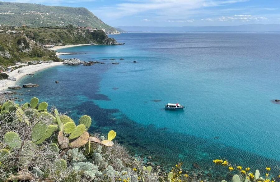From Tropea: Capo Vaticano boat tour with snorkel & aperitif - What is served on the boat