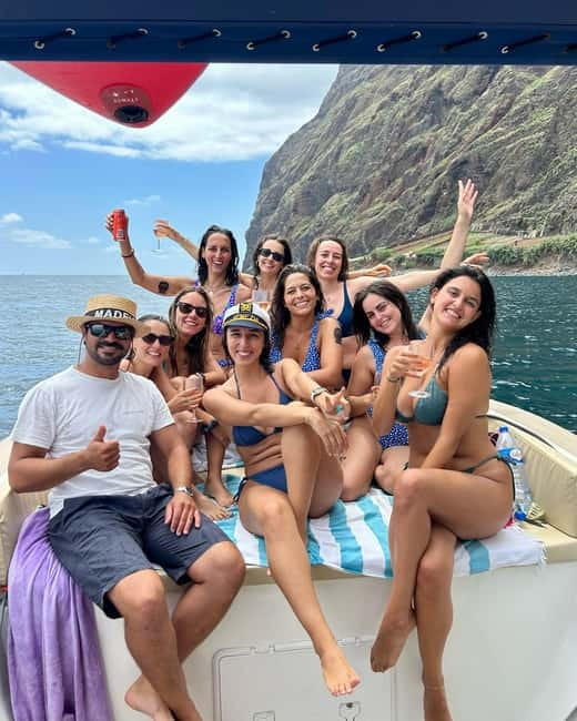 Funchal: Private Boat Tour w/Snorkel & Paddle up 11 people - Seeing Funchal from the water