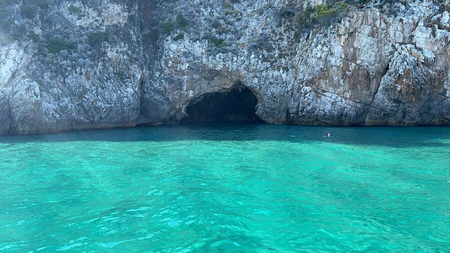 Gaeta - Sperlonga: Boat tour, swim and snorkeling, 4 hours - Swimming and snorkeling in quiet coastal bays