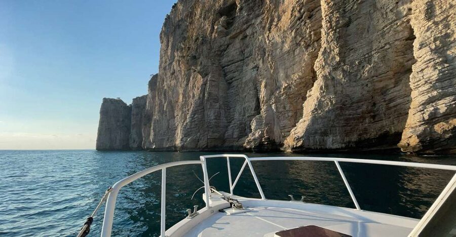 Gaeta - Sperlonga: Boat tour, swim and snorkeling, 4 hours - Gaeta’s castles and the old Gulf defenses