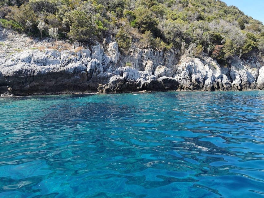 Giglio Island (Tuscania): Tour and snorkelling on a dinghy - FAQ