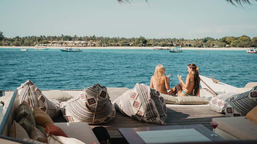 Gili Islands: 4-in-1 Catamaran Snorkeling Experience - Weather, comfort, and the right packing list