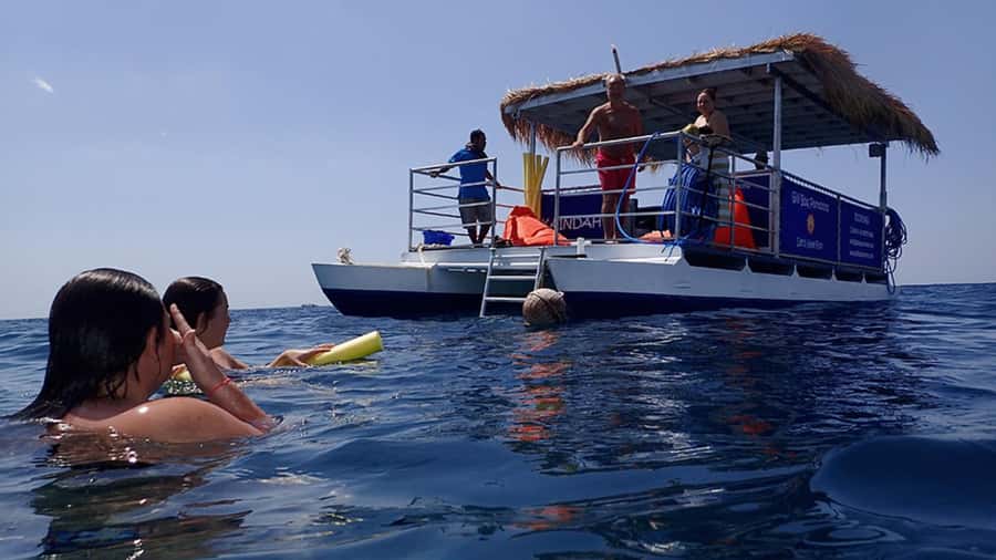 Gili Trawangan: 3-Gili Islands Snorkel Sunset Cruise w/ BBQ - Crew service and the human side of the trip