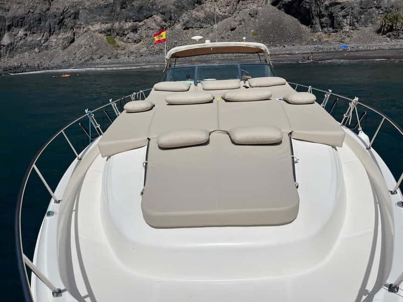 Gran Canaria: Shared yacht trip with drinks, lunch, and snorkeling - A stylish start from Puerto Rico