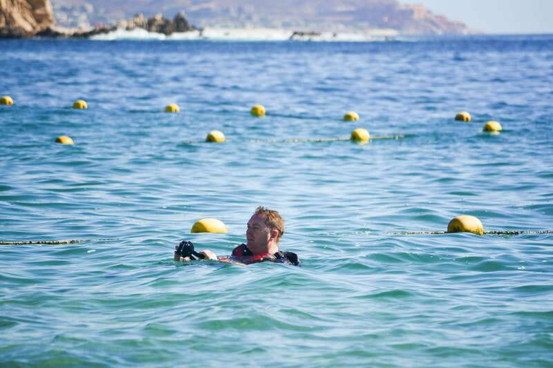 Half Day Guided Snorkel Tour in Los Cabos - Chileno Bay: shallow water and a finger reef