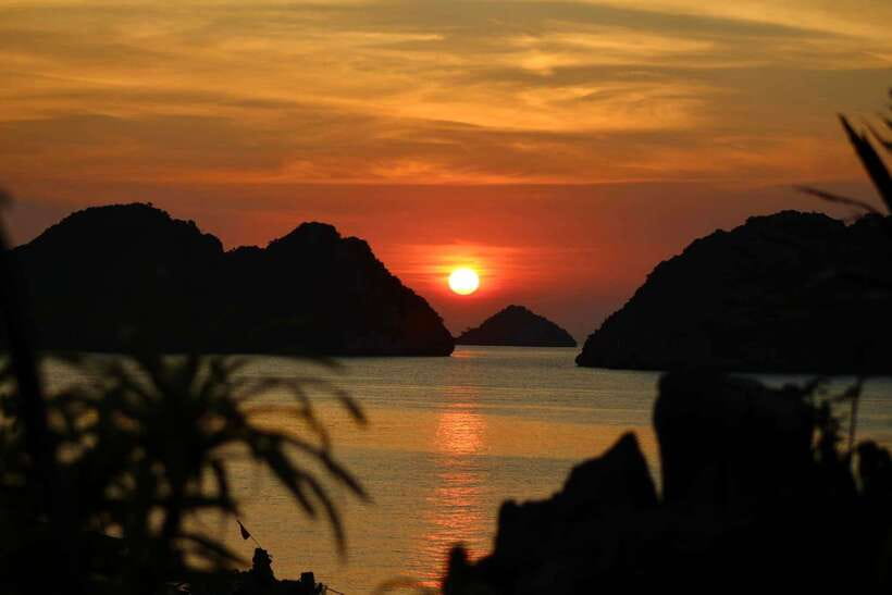 Half day Lan Ha Bay excursion ( 4 hours ): Kayaking, Snorkel - The afternoon schedule and sunset option