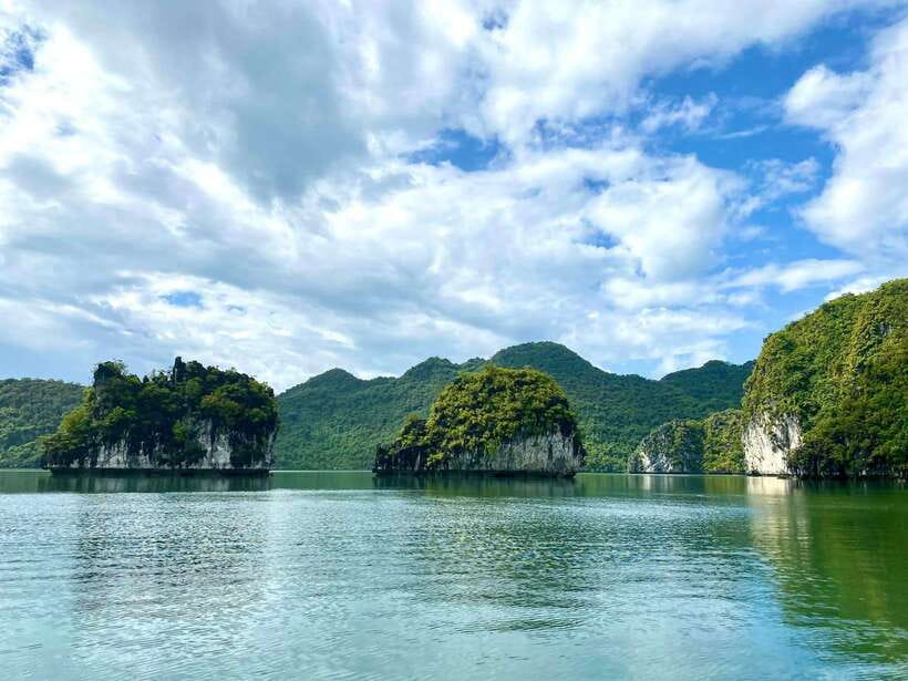 Half day Lan Ha Bay excursion ( 4 hours ): Kayaking, Snorkel - The boat, crew and group feel