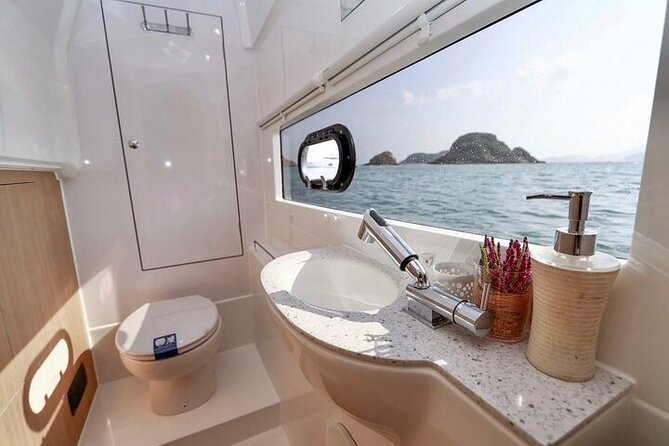 Half Day Luxury Catamaran Turtle Snorkel And Beach - Boat comfort, weather, and what to bring