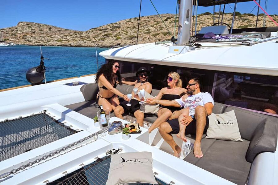 Heraklion: Dia Catamaran Tour - Lunch, Open Bar & Snorkeling - Sailing from Heraklion toward Dia Island