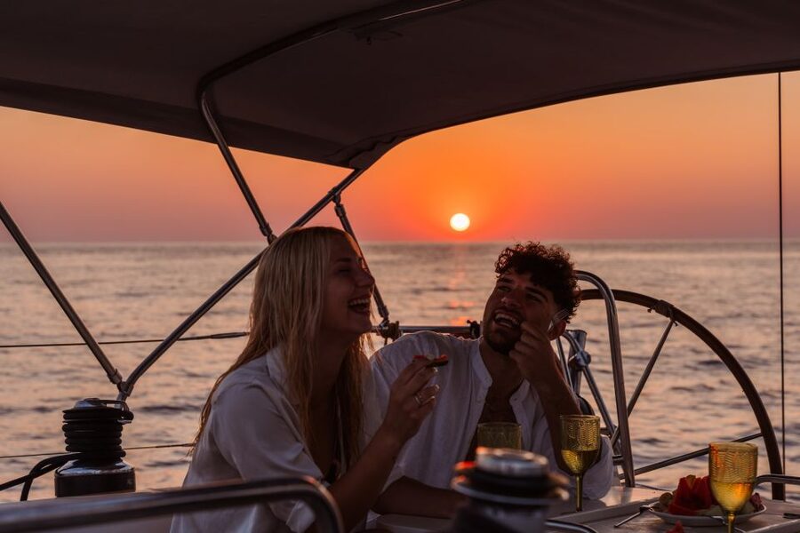 Heraklion: Dia Island Sailing Cruise with Snorkeling - Food and Drinks on a Small Yacht
