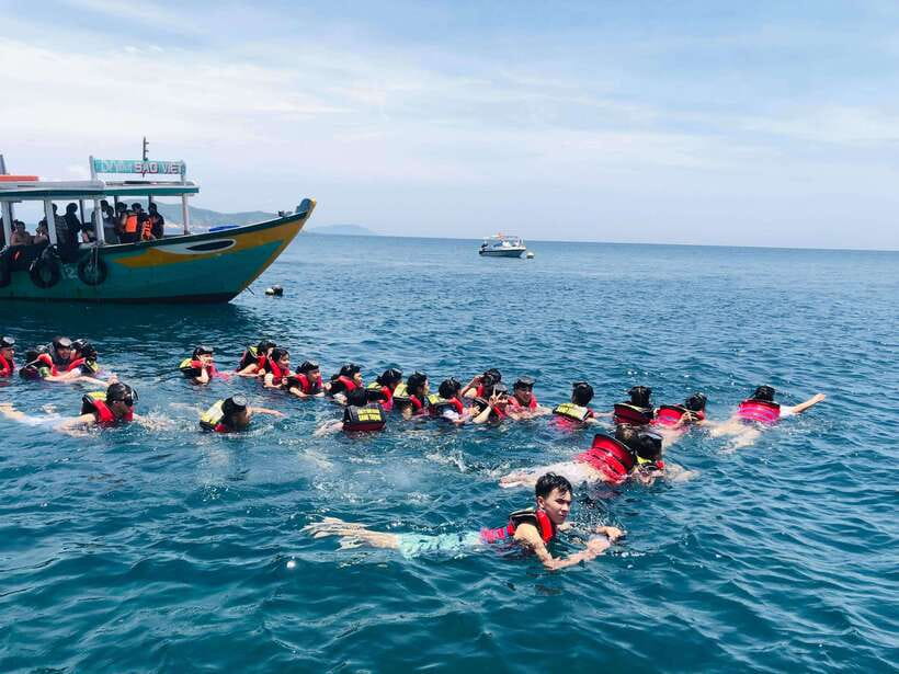 Hoi An: Cham Island and Bai Xep Day Tour with Snorkeling - Leaving Hoi An by speedboat