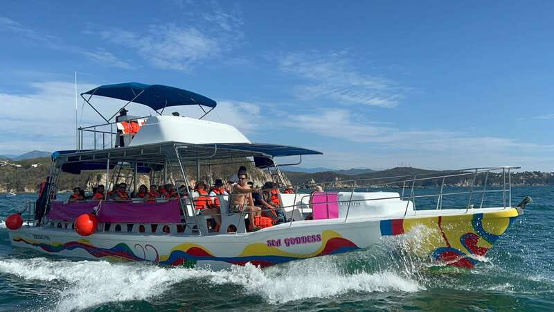 Huatulco: Bays Boat Tour with Snorkeling and Hotel Pickup - Key points to know before booking