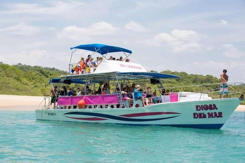 Huatulco: Bays Boat Tour with Snorkeling and Hotel Pickup - Eighty minutes of bays, cliffs, and Pacific air