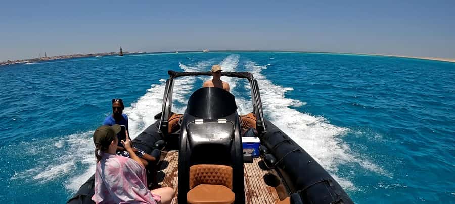 Hurghada: 3-Island Speedboat, Dolphin Watching & Snorkeling - Food, drinks, shade, and the optional flying ride
