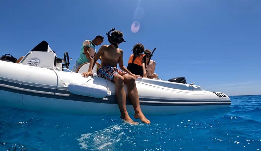 Hurghada: 4 Island Hopping Tour Dolphin, Snorkeling & Lunch - Abu Monkar sand bank and Magawish Island