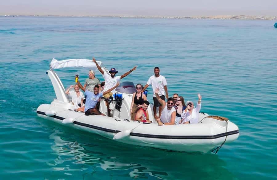 Hurghada: 6 Islands Tour with Dolphin Watching & Snorkelling - Hotel pickup and the time cost