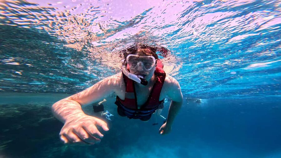 Hurghada: Dolphin Watching Boat Tour with Snorkeling & Lunch - A full Red Sea day from Hurghada