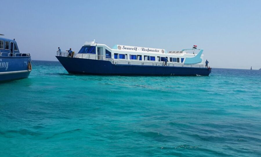 Hurghada: Empire Submarine Boat Trip with Snorkel and Drinks - The 40-minute snorkeling stop