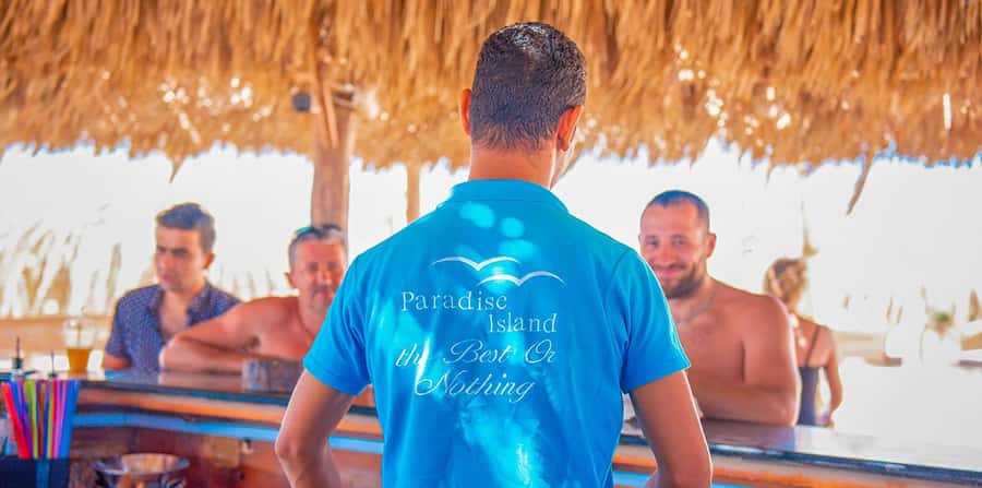 Hurghada: Giftun Islands with Snorkeling & Semi-Submarine - Food, comfort, and what to pack