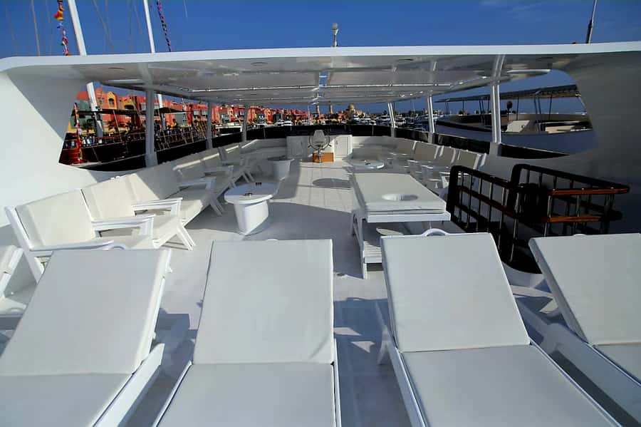 Hurghada: Snorkeling 6 x 1 to Orange Bay w Diving & Massage - How the timing shapes the day