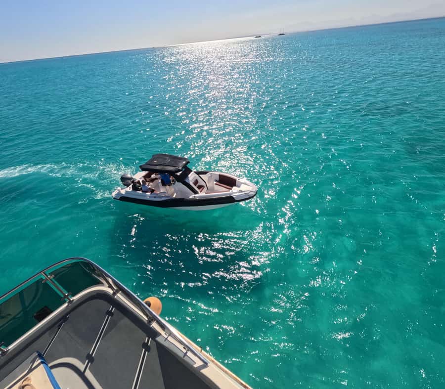 Hurghada: Turtle Bay Speedboat Tour with Snorkeling - Add-ons that can change the price