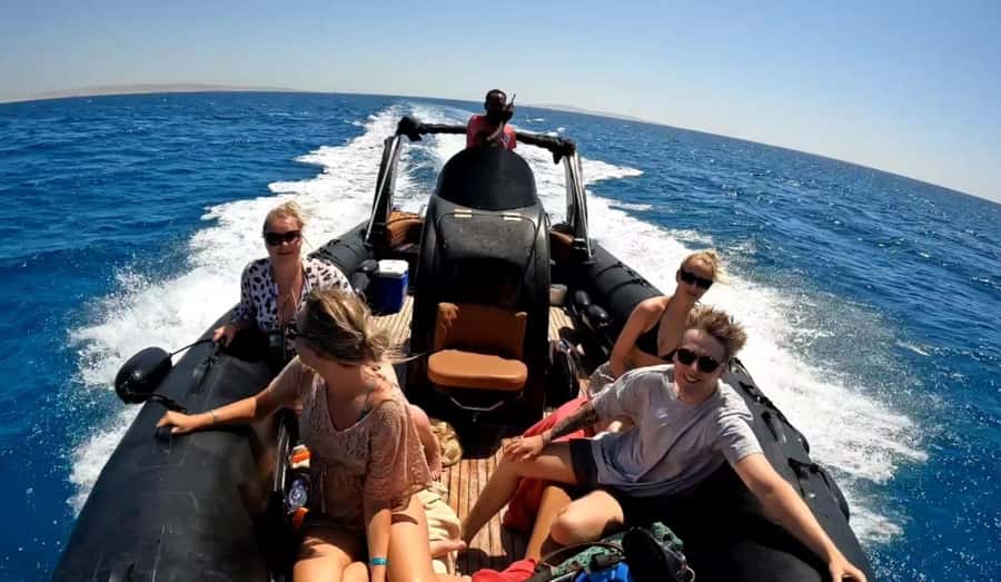 Hurghada: White Island Speedboat Tour, Snorkeling, & Lunch - A fast ride from Hurghada to the Giftun Islands