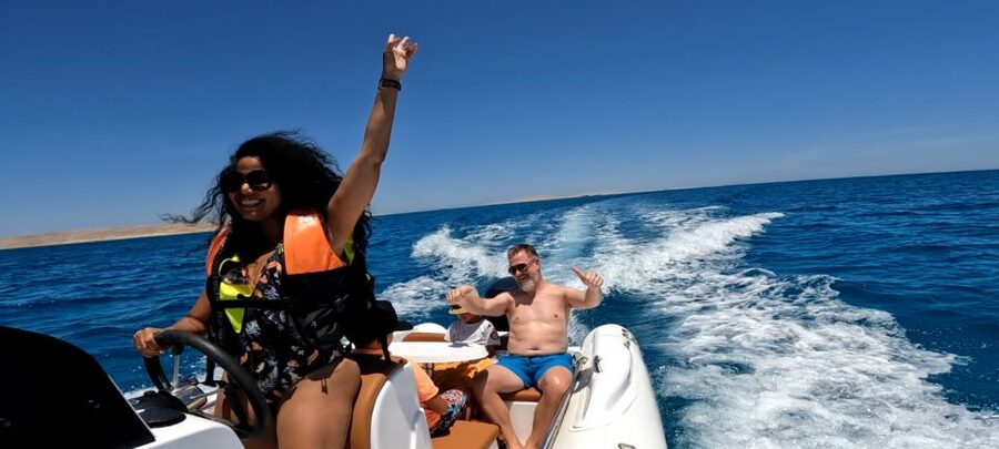 Hurghada: White Island Speedboat Tour, Snorkeling, & Lunch - How the group size affects the day