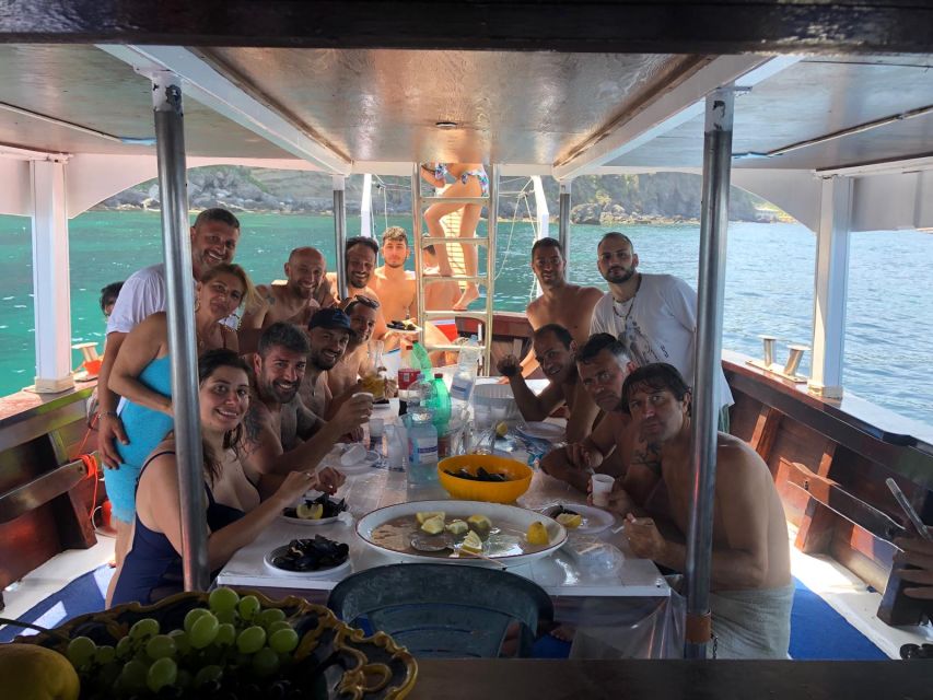 Ischia: Island Boat Tour with Neapolitan Lunch & Snorkeling - Maronti, Scarrupata, and the best swimming time