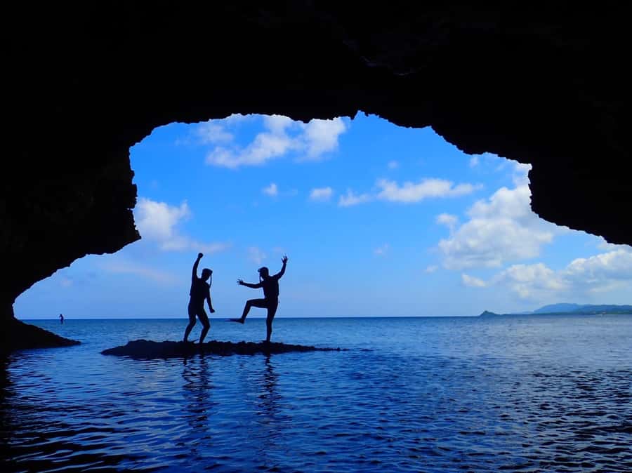 Ishigaki: Canoe or SUP at Kabira Bay＆Snorkeling at Blue Cave - What the $109 price covers