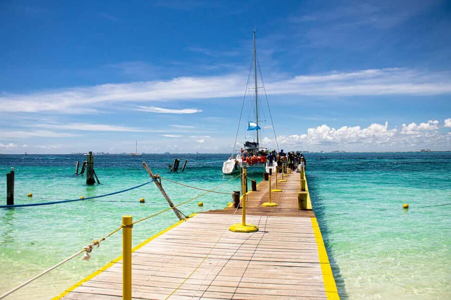 Isla Mujeres: Catamaran Ride with Open Bar, Snorkeling, and Lunch - The 30-minute snorkeling stop