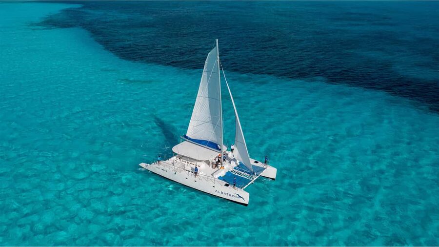 Isla Mujeres Catamaran, Snorkel & Buffet Lunch - The overall feel: a social day on the Caribbean