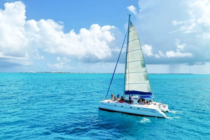 Isla Mujeres: Catamaran Tour with Snorkeling Food, Drinks, Beach - Practical ways to make the day better