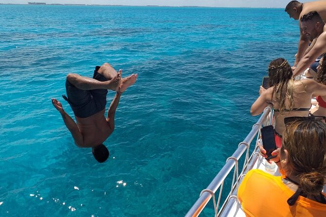 Isla Mujeres Tour with Open Bar Food and Snorkeling - Through the Nichupte Lagoon channel