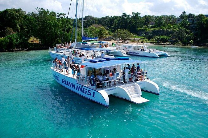 Jamaica Dunn's River Falls Party Cruise with Snorkeling - Climbing Dunn’s River Falls with a guide