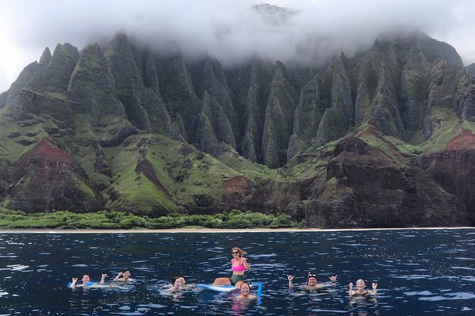 Kauai: Nā Pali Coast Zodiac Raft Expedition and Snorkeling - A close-up view of Kauai’s most dramatic coast