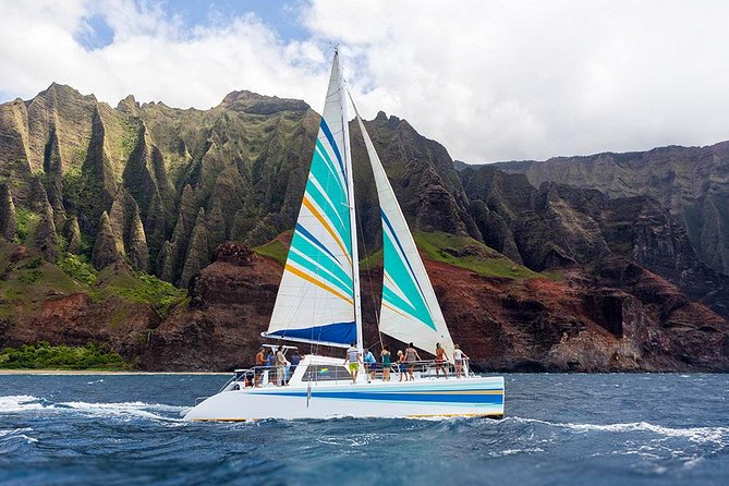 Kauai’s Na Pali Coast Snorkel and Sail Tour - Why seeing Na Pali from the sea matters