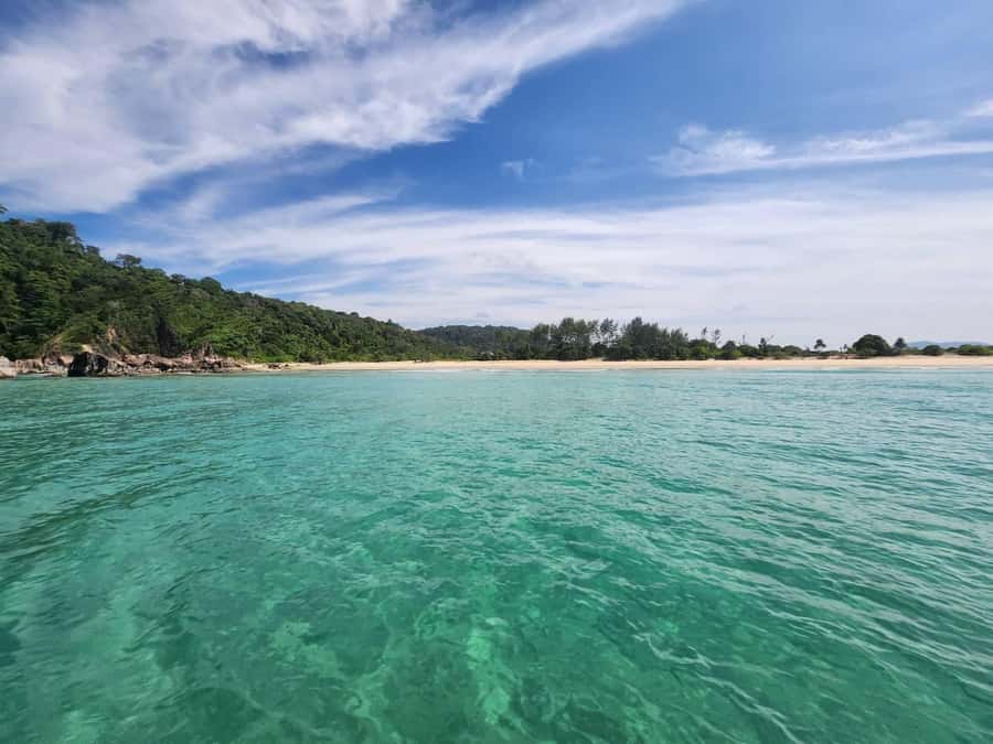 Khao Lak: Khao Na Yak Sightseeing & Snorkeling Small Group - Second snorkeling stop: more fish and breathing room