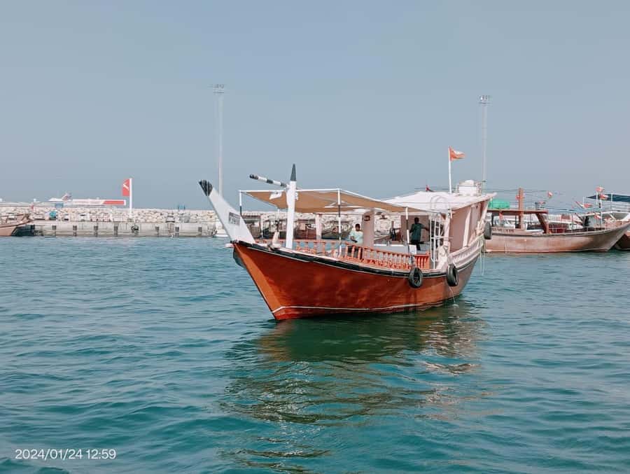Khasab: Dhow Cruise with Lunch, Dolphin Watching& Snorkeling - Starting in Khasab and boarding the dhow