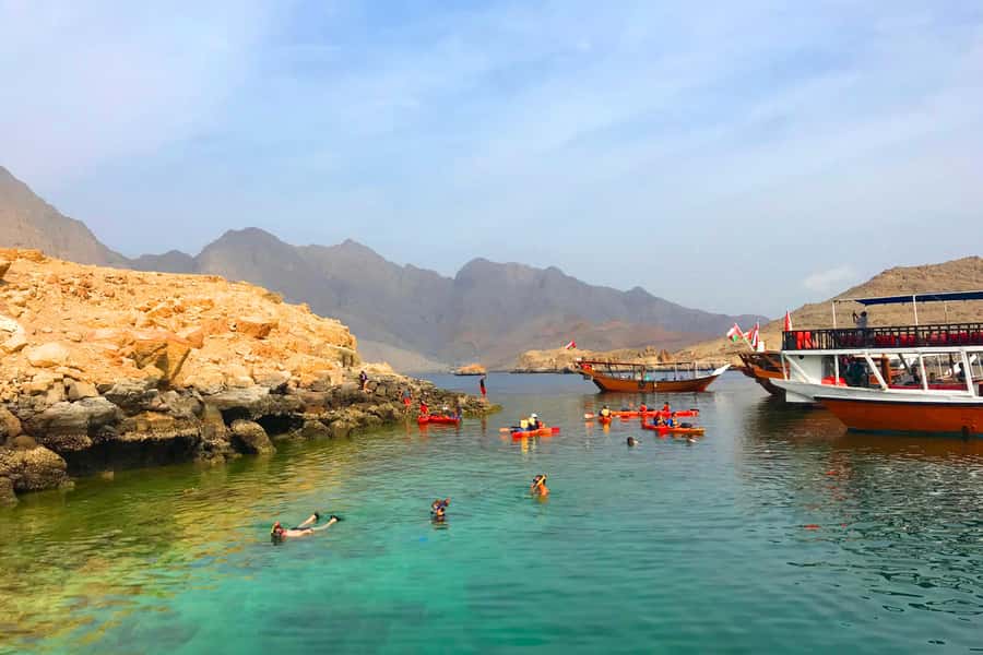 Khasab: Dolphin Watching Day Tour with Snorkeling & Lunch - Buffet lunch with a Musandam touch