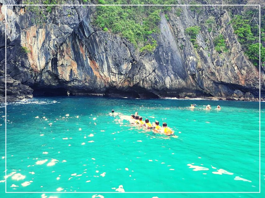 Ko Lanta: 4 Islands Snorkeling Tour by Longtail Boat - Boat comfort, group size, and the ride home