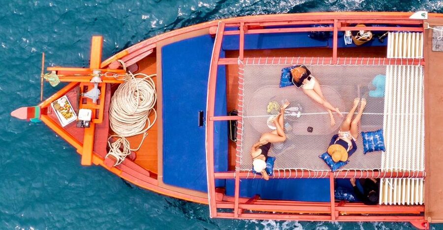 Ko Tao: Tao-Nangyuan Snorkeling Day Trip with Meals & Sunset - Photos, equipment, and comfort on the boat