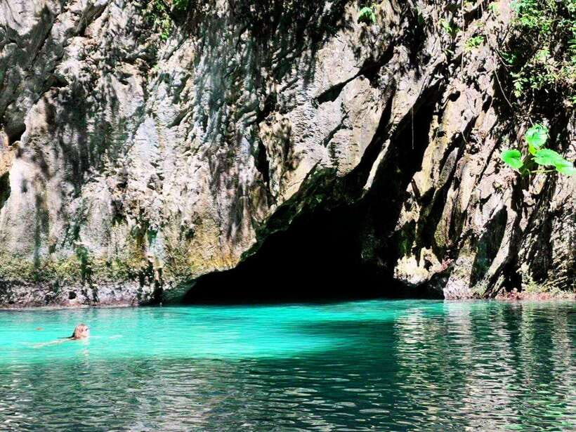 Koh Lanta: 4 Islands and Emerald Cave Snorkeling Trip - The speedboat ride and early start