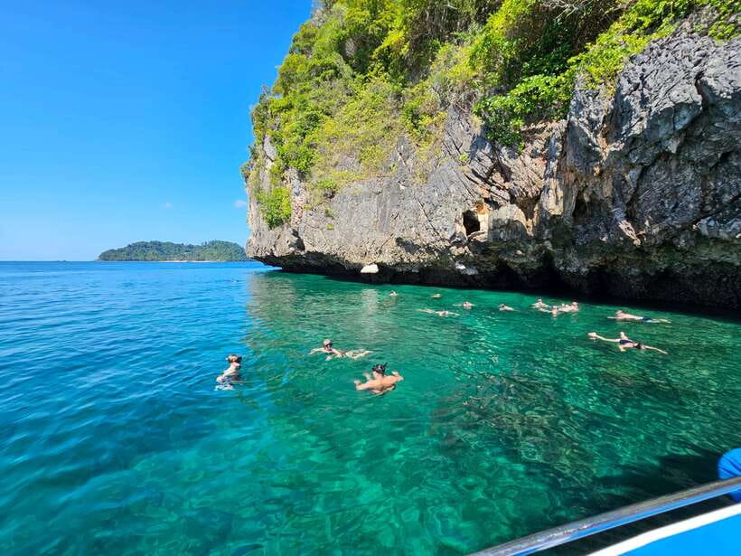 Koh Lanta: 4 Islands Tour by Speedboat with Snorkeling - Swimming through Emerald Cave at Koh Mook