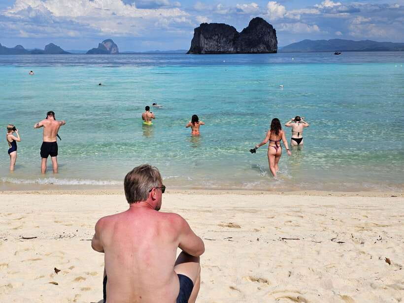 Koh Lanta: 4 Islands Tour by Speedboat with Snorkeling - The speedboat ride and group size