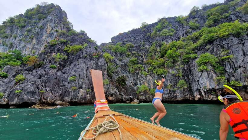 Koh Lanta: Emerald Cave & 4 Islands Snorkel Tour by Longtail - Why Emerald Cave makes this day memorable